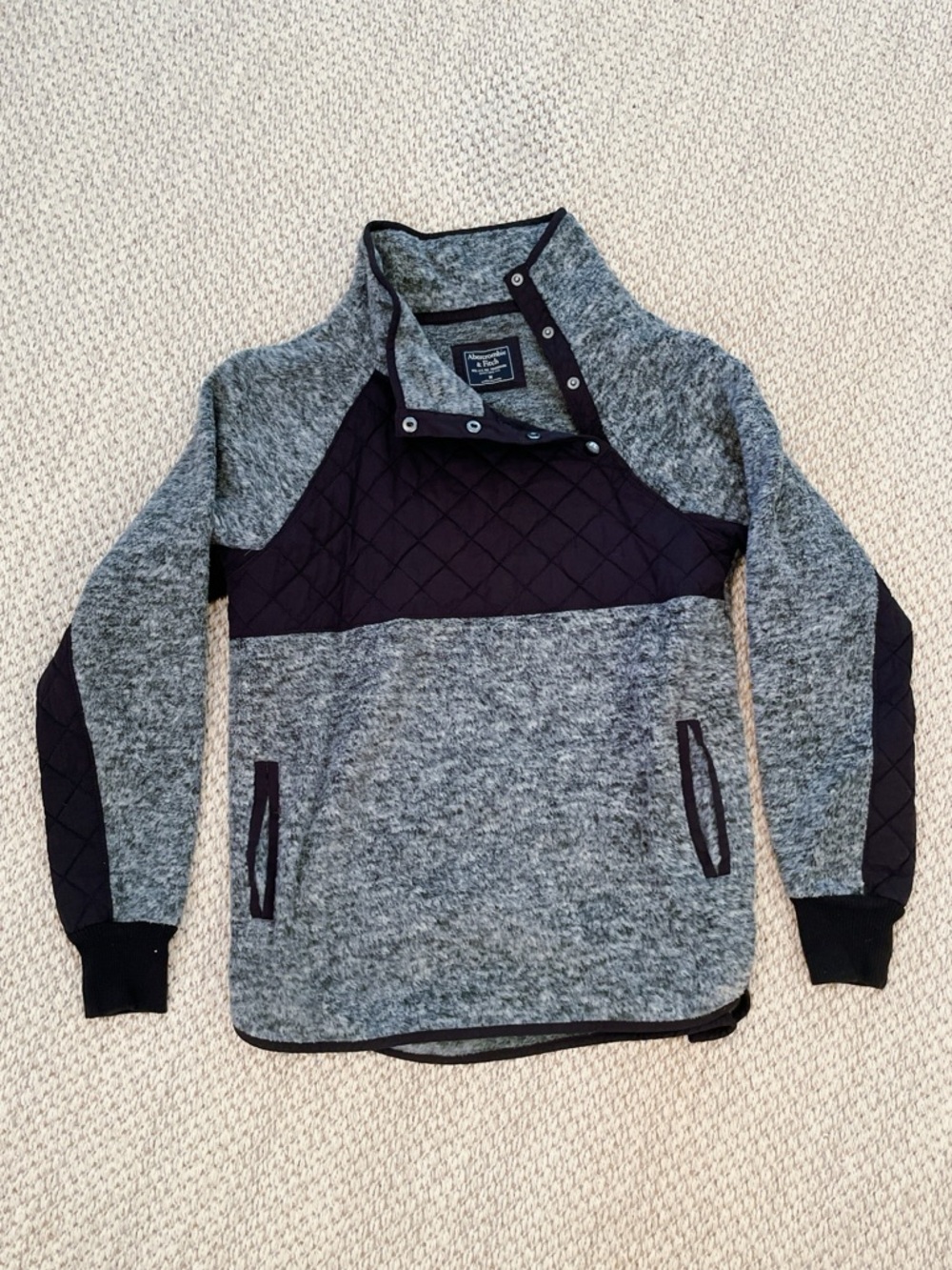 Abercrombie & Fitch Women’s M Gray Fleece Quilted Snap Pullover Jacket